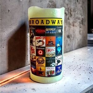 🕯 NWOT. Broadway Musical Theater Flameless Candle